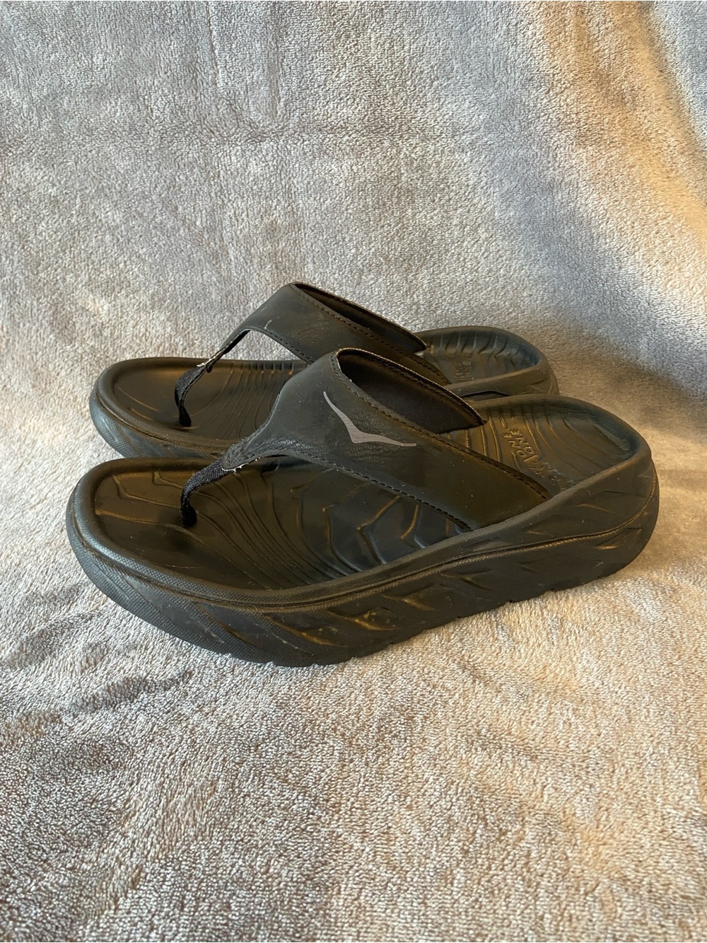 Hoka one one ORA recovery flip flops